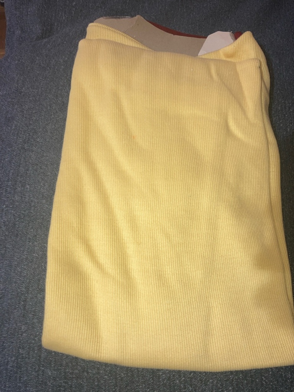 Vintage permanent press Men’s Yellow V-Neck Short-Sleeve Sweater with Brown Trim - Picture 4 of 4